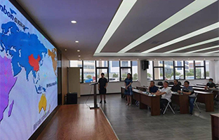 集萃（昆山）工业升级增进中心携电子科技大学专家赴威客电竞光电开展产学研对接